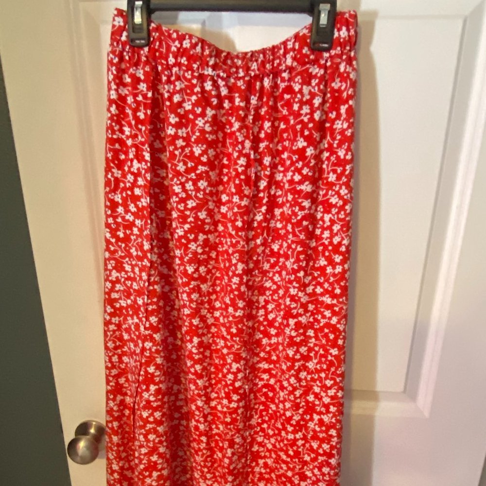 Juniors Sheen Red with White flowers skirt-Small